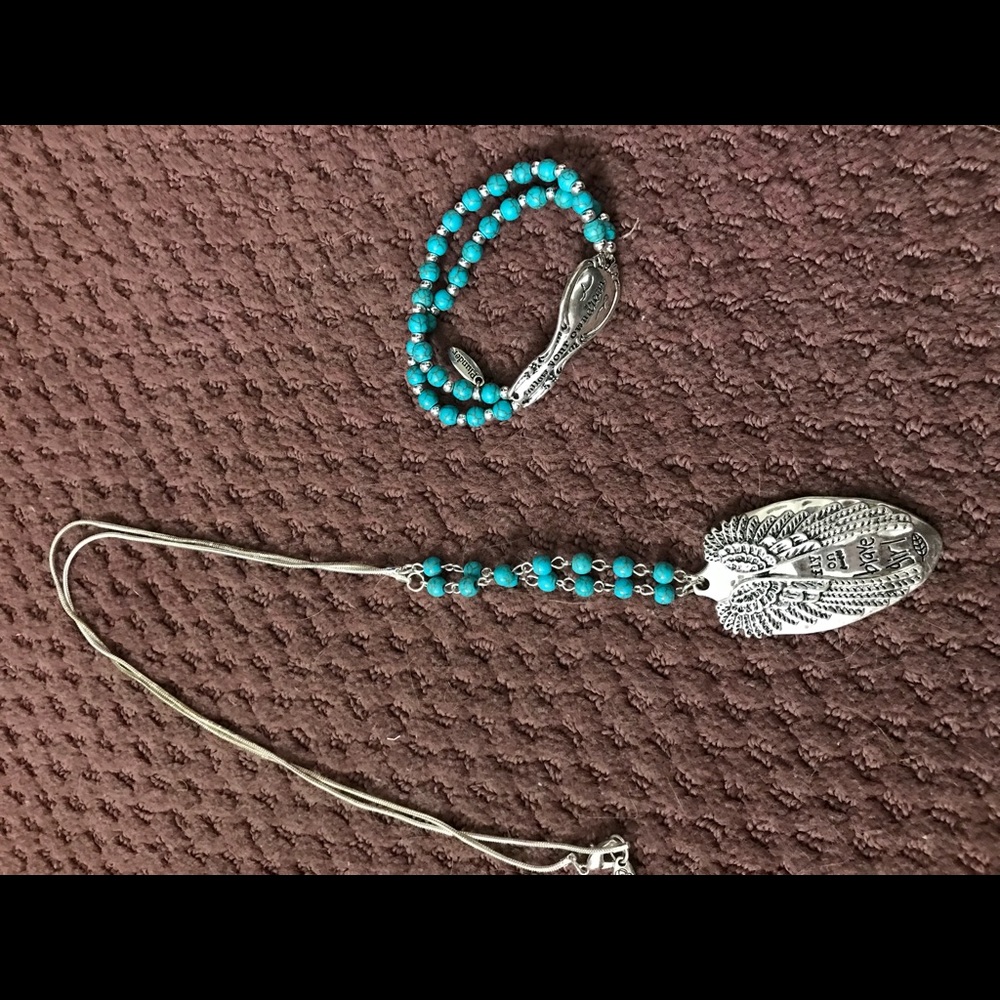 Necklace and bracelet set